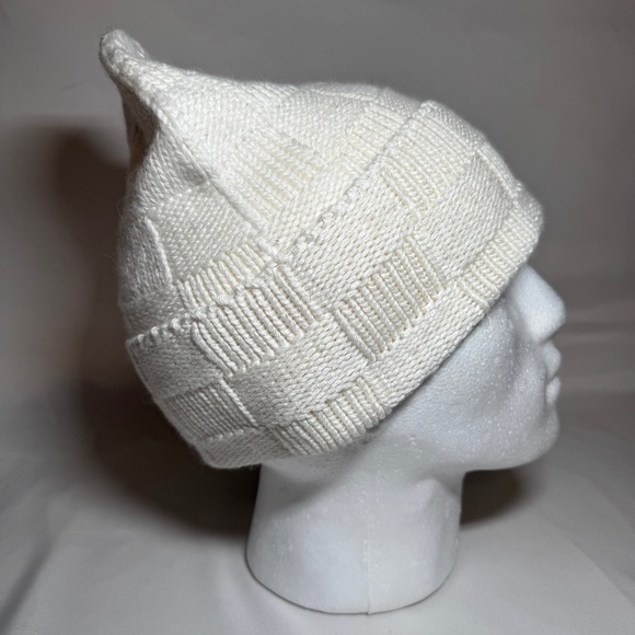 Marque LV Beanie - Picture 3 of 4